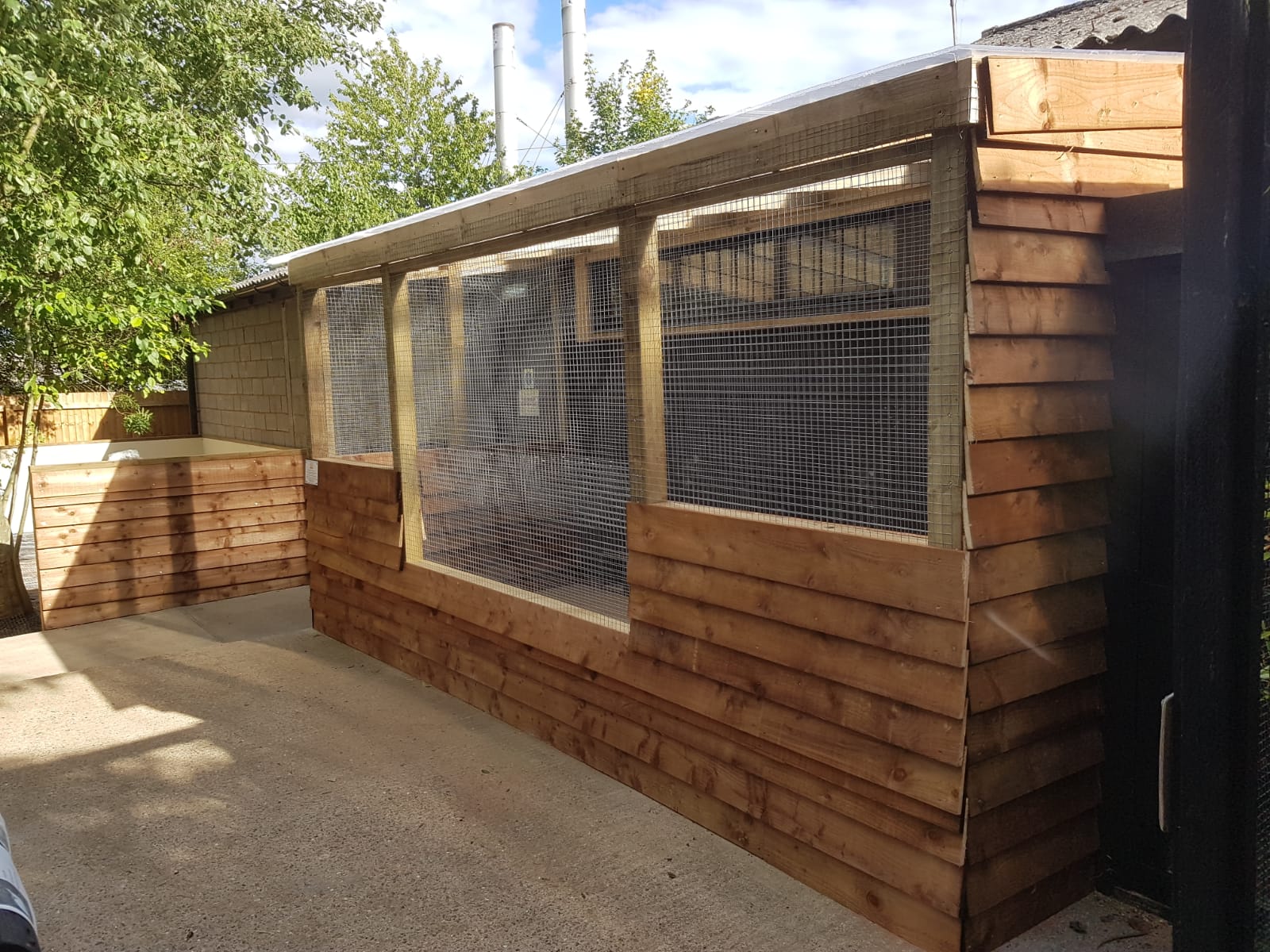 Animal / Zoo Enclosures Farm and Country Fencing