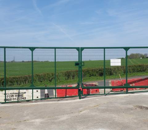 8m Meshed Gates Installation - Photo 5