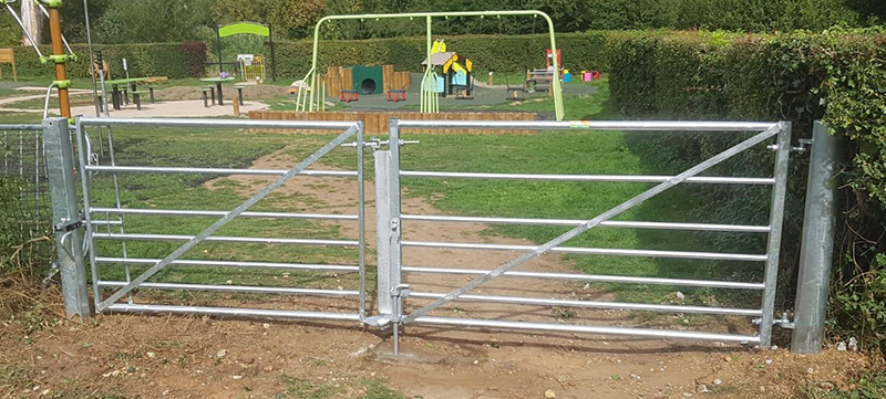 2 in 1 gate installed at play area for flexible access