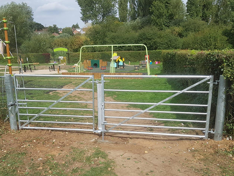 Dual gate system with removable central post