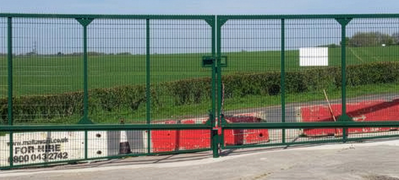 8m meshed gates installed for storage yard access