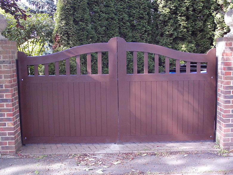 Driveway Gates and Closeboard Fencing Project - 5