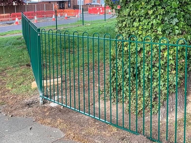 Park Bow Top Fencing - Havering - 1