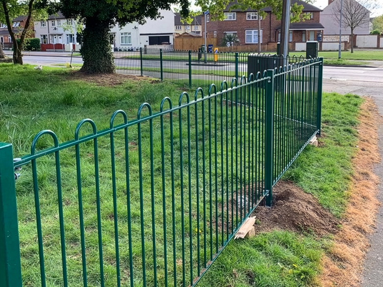 Park Bow Top Fencing - Havering - 2