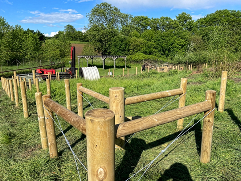 Park Farm Stand Off Fencing - 2