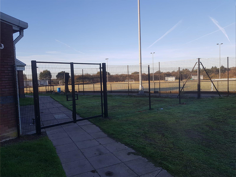 Education Security Fencing and Automated Gates - College in Grays - 4