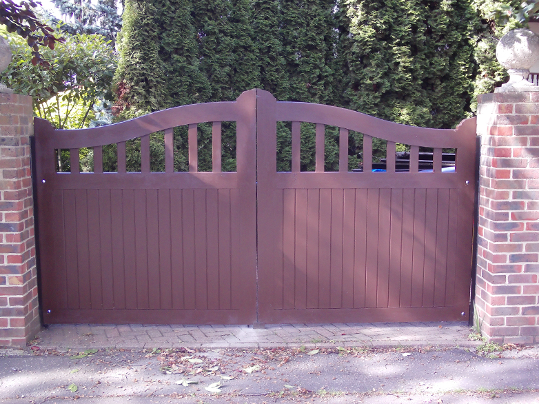 Driveway Gates & Closeboard Fencing Project - 5