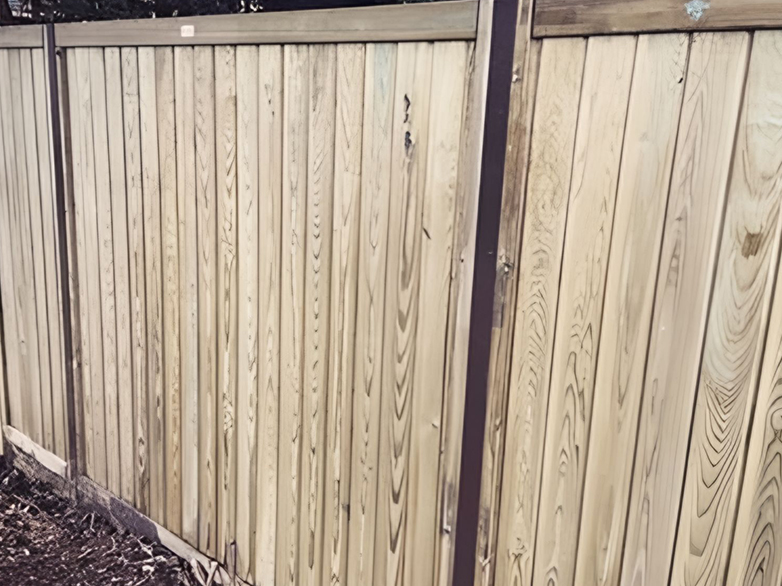Closeboard Panels with DuraPost Steel Posts