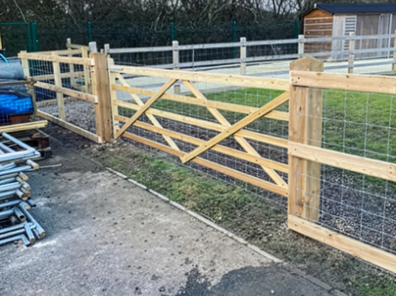 Stock Fencing for Dog Paddock - 2