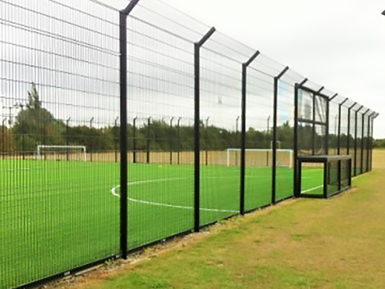 MUGA Fence with Cranked Extensions