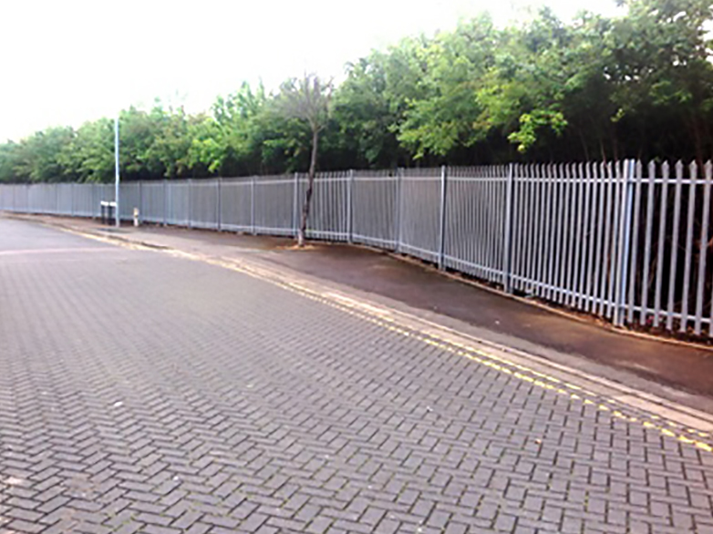 Tesco Cambridge Palisade Fencing 1