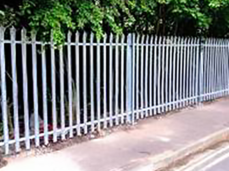 Tesco Cambridge Palisade Fencing 2