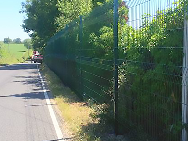 Brentwood Roadside Mesh Fence Installation